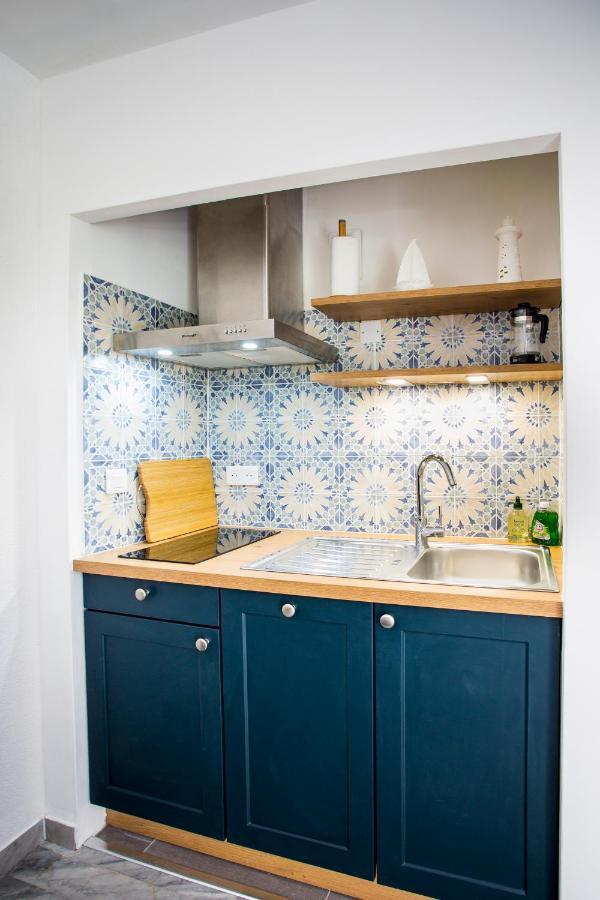 אנטיב Romantic Sea View Studio, Steps Away From The Beach מראה חיצוני תמונה