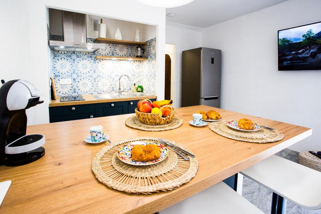 אנטיב Romantic Sea View Studio, Steps Away From The Beach מראה חיצוני תמונה
