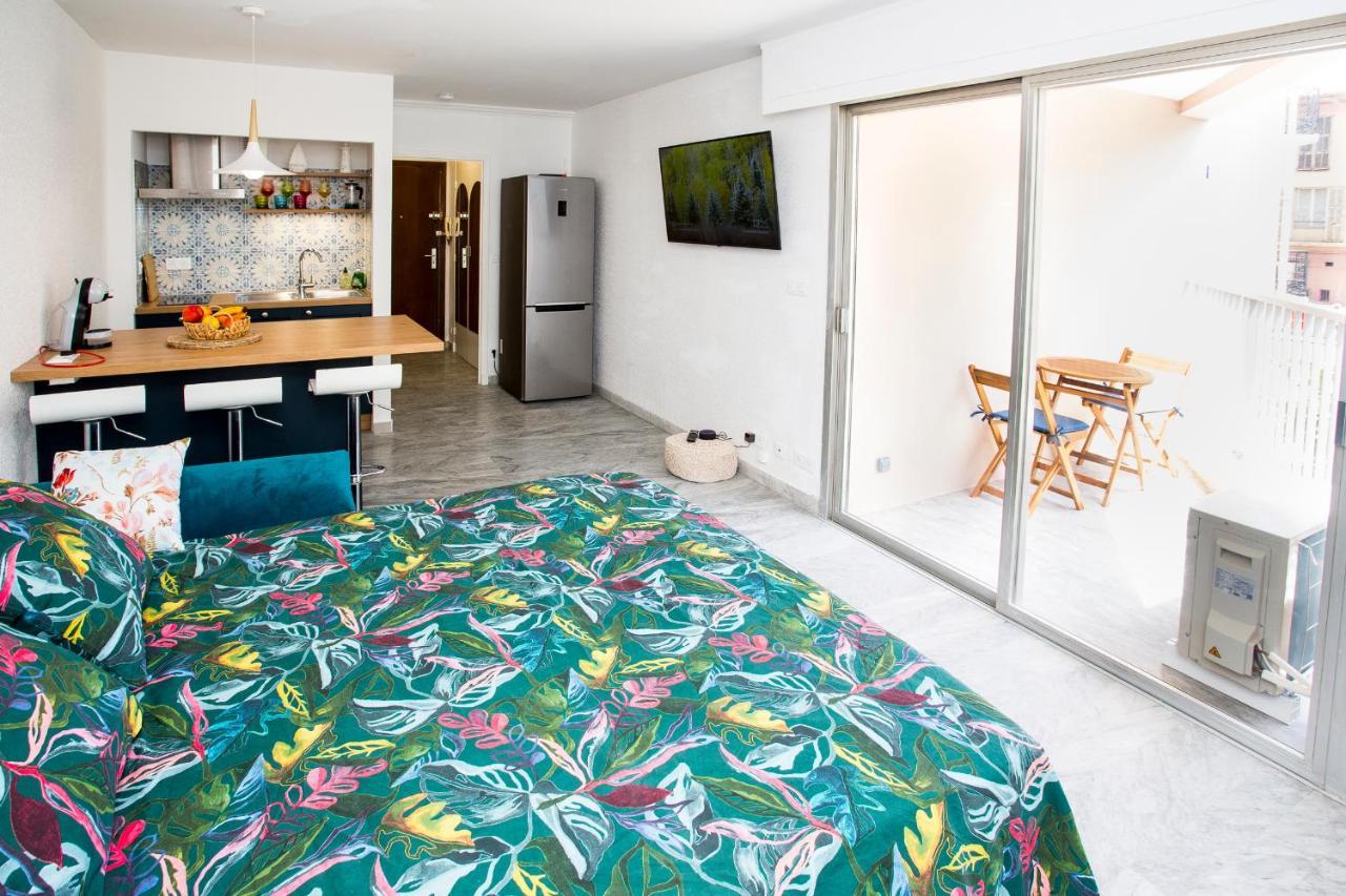 אנטיב Romantic Sea View Studio, Steps Away From The Beach מראה חיצוני תמונה